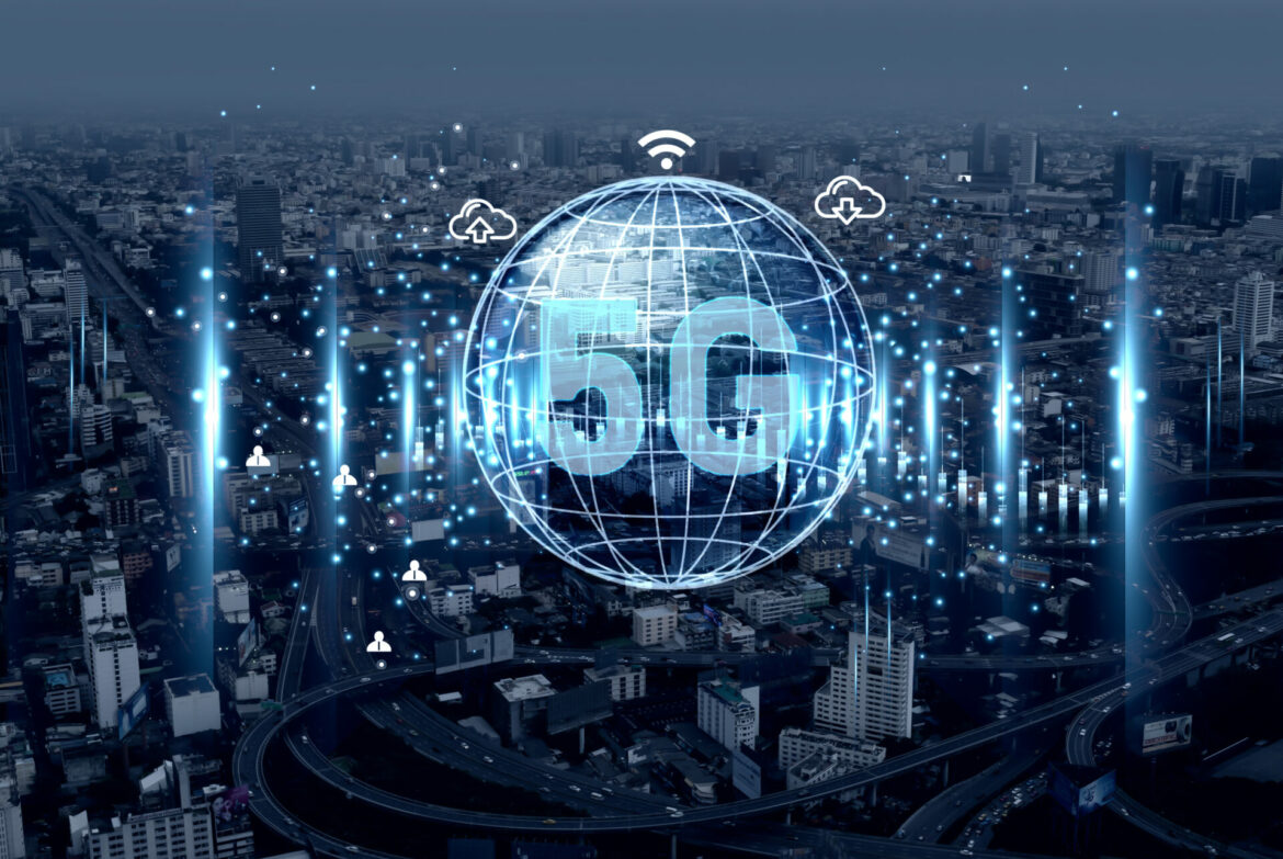 5g-smart-phone-computer-network-connection-digital-tablet-smart-city-business-change-communication-stockpack-istock.jpg